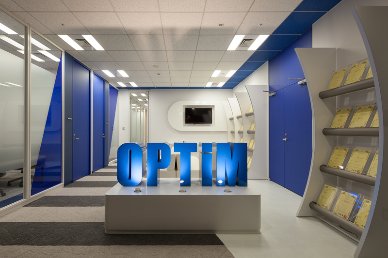 株式会社OPTiM様