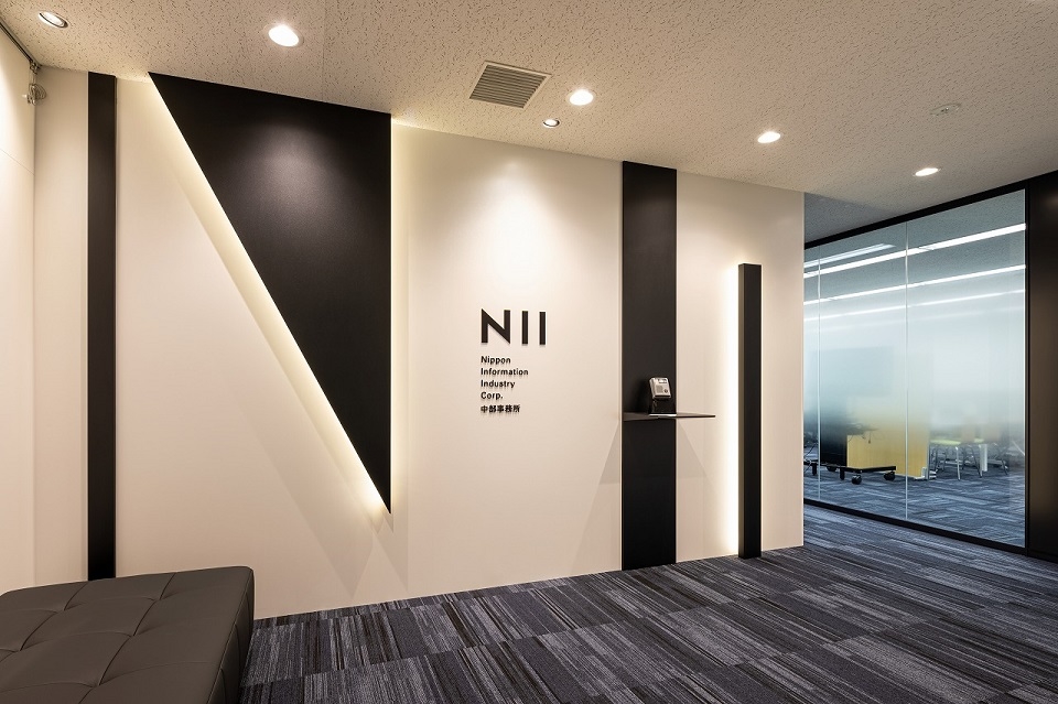 日本情報産業株式会社 様