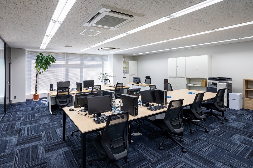 日本情報産業株式会社 様