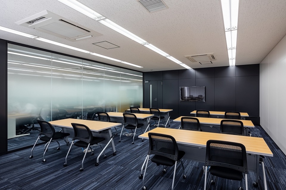 日本情報産業株式会社 様