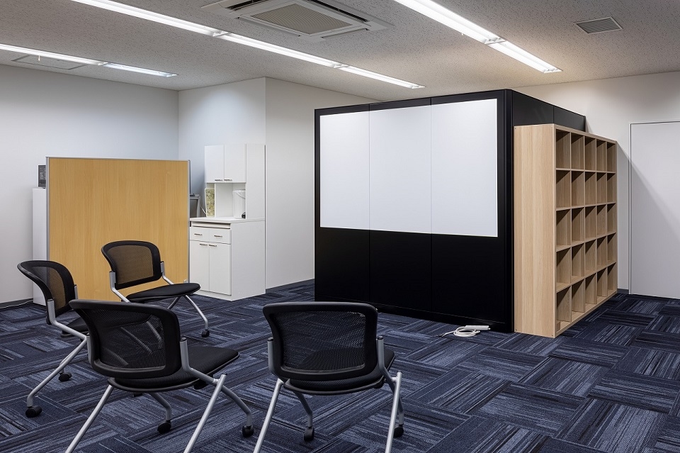 日本情報産業株式会社 様