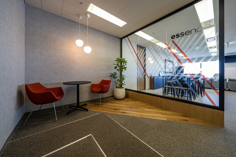 Essence Global Japan株式会社 様